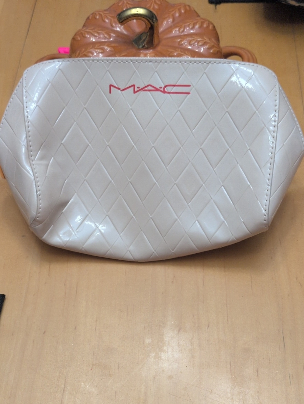 MAC Cosmetics Quilted Glossy Cosmetic Pouch in Cream with Pink Logo